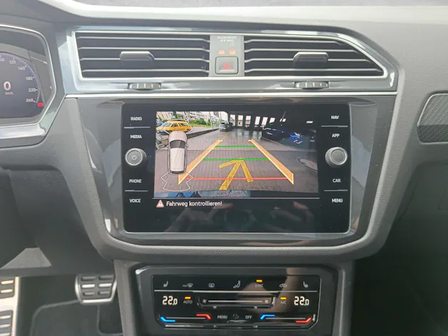 VW Tiguan 2.0 TDI SCR R-Line Black Style DSG *8- Fach Räder*