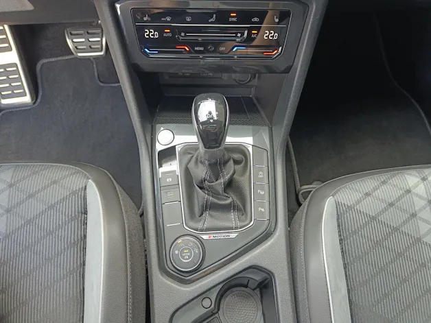 VW Tiguan 2.0 TDI SCR R-Line Black Style DSG *8- Fach Räder*
