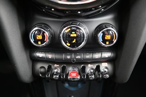 Vehicle image MINI F55 1.5i Cooper