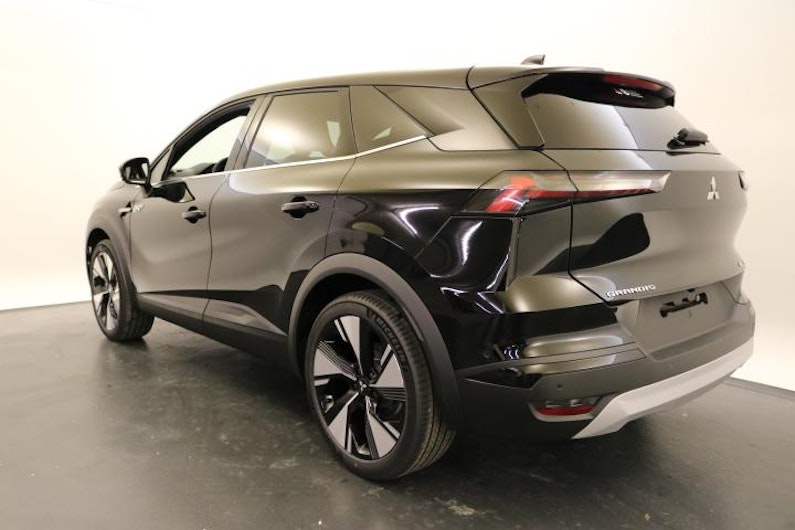 Vehicle image MITSUBISHI GRANDIS