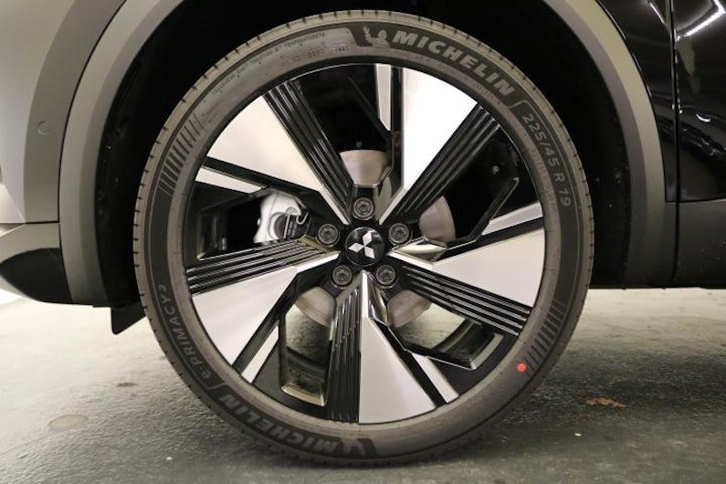 Vehicle image MITSUBISHI GRANDIS