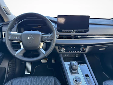 MITSUBISHI OUTLANDER 9