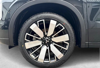 https://vehicle.imgix.net/4185901/877c8c06-0de0-475b-a3fe-40cd9659154d.jpg