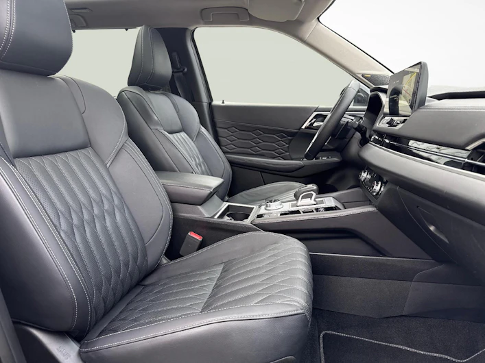 Fahrzeugbild MITSUBISHI OUTLANDER