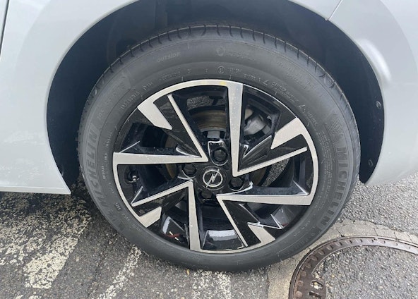 Vehicle image 5 Vehicle image 5