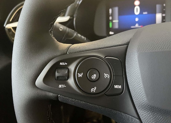 Vehicle image 8 Vehicle image 8