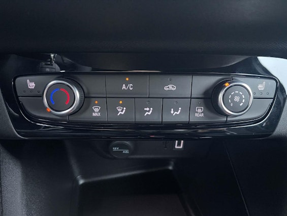 Vehicle image 12 Vehicle image 12