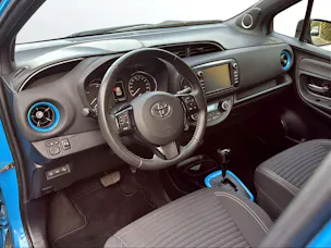 Toyota Yaris 1.5 VVT-i HSD Limited