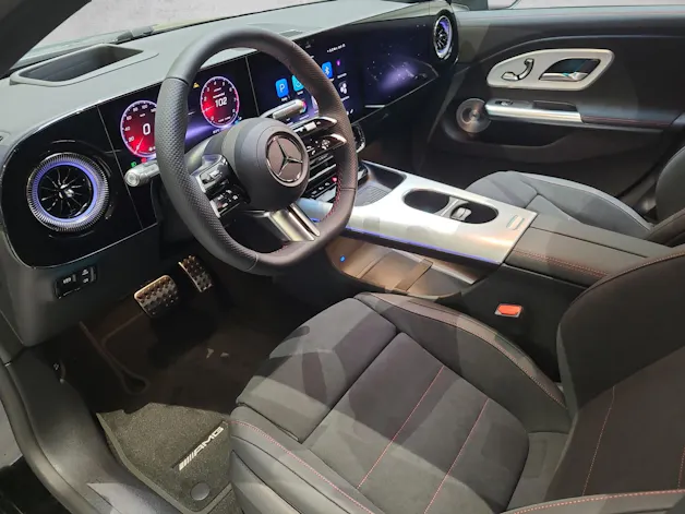 Mercedes-Benz CLA 200 7G-DCT