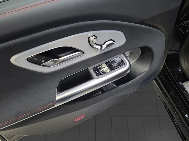 Mercedes-Benz CLA 200 7G-DCT