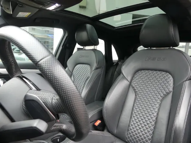 Audi RS Q3 2.5 TFSI performance quattro S-tronic