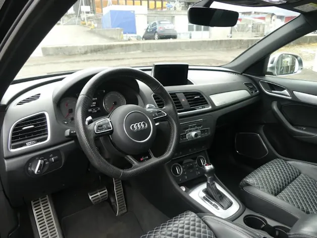 Audi RS Q3 2.5 TFSI performance quattro S-tronic