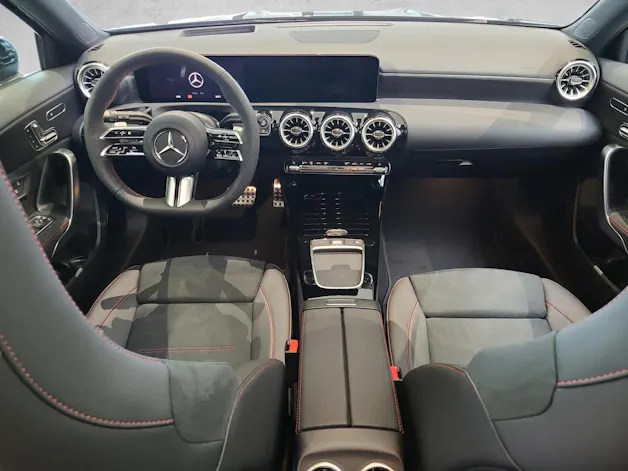 Mercedes-Benz A 220 4Matic 8G-DCT