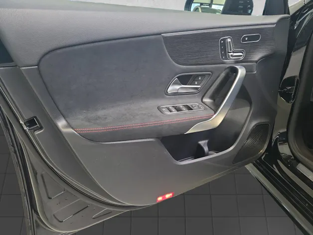 Mercedes-Benz A 220 4Matic 8G-DCT