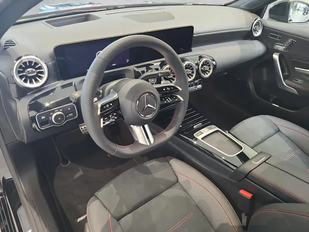Mercedes-Benz A 220 4Matic 8G-DCT