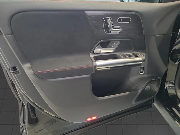 Mercedes-Benz GLA 250 4Matic 8G-DCT Swiss Star