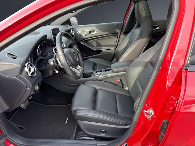 Mercedes-Benz GLA 220 AMG Line 4Matic 7G-DCT
