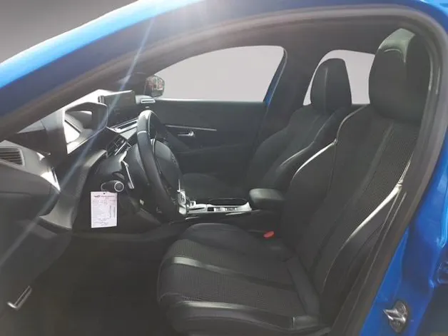 Peugeot 208 1.2 PureTech GT EAT8