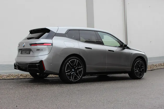BMW iX M70 xDrive *0.9%-LEASINGAKTION* 🏖️JUNI-ANGEBOT🏖️