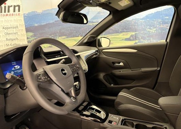 Vehicle image 4 Vehicle image 4