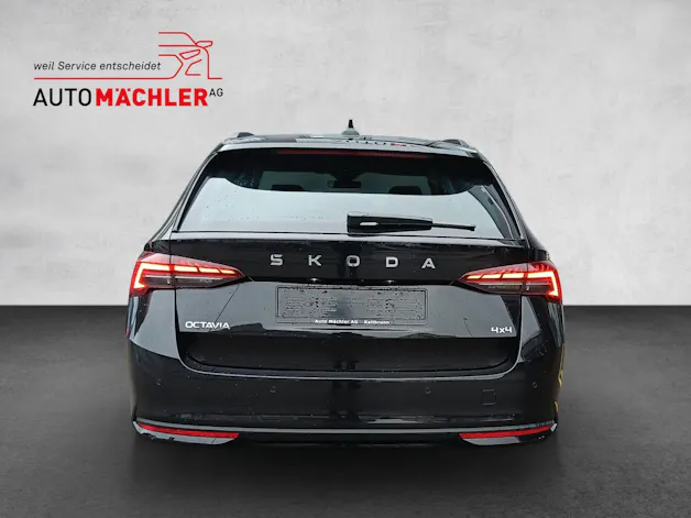 Škoda Octavia Combi 2.0 TSI Selection Tour 4x4 DSG*Matrix*Canton*Head Up*360° Kamera*