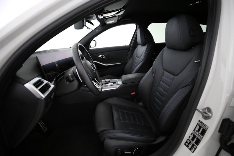 Vehicle image BMW 3 SERIES