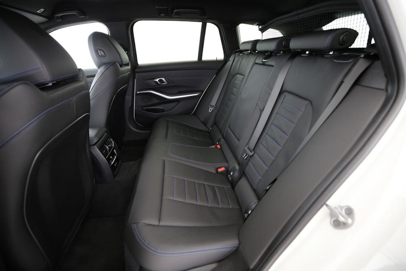 Vehicle image BMW 3 SERIES