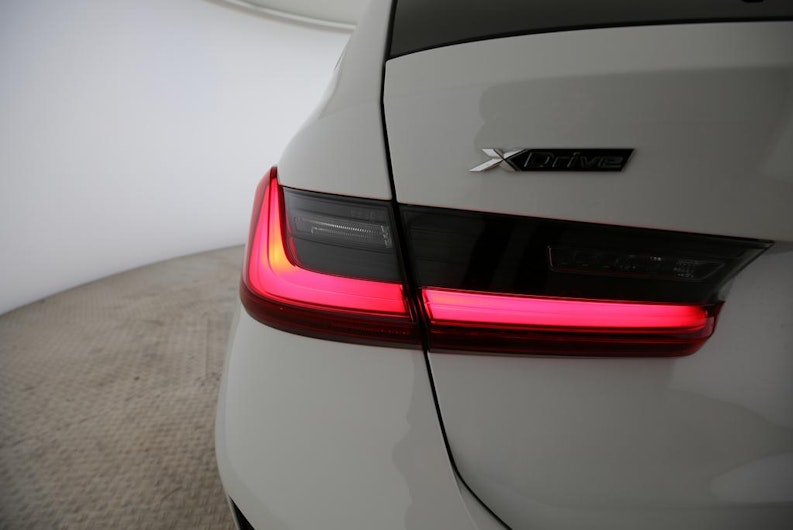 Vehicle image BMW 3 SERIES