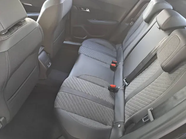 Peugeot 2008 1.2 Hybrid 145cv Allure (8 ans de garantie)