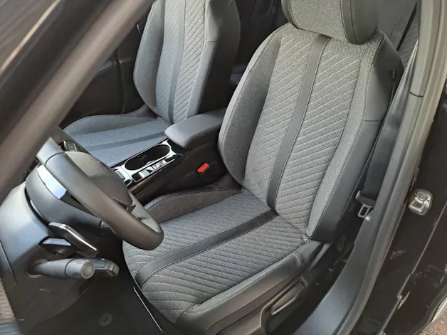 Peugeot 2008 1.2 Hybrid 145cv Allure (8 ans de garantie)
