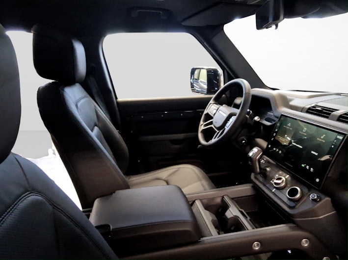 Vehicle image LAND ROVER DEFENDER