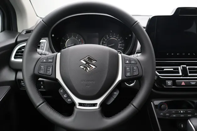 Suzuki S-Cross 1.4 T Sakura Top Hybrid 4x4