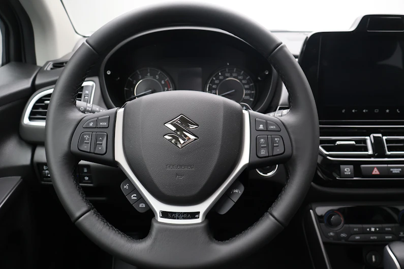 image du véhicule SUZUKI S-CROSS