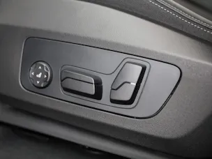 BMW 230e xDrive paddles Active Tourer
