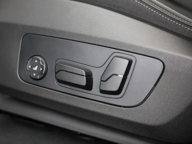 BMW 230e xDrive paddles Active Tourer