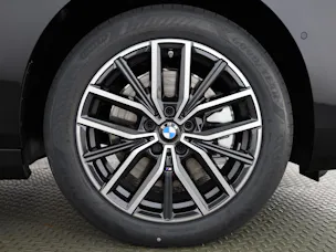 BMW 230e xDrive paddles Active Tourer