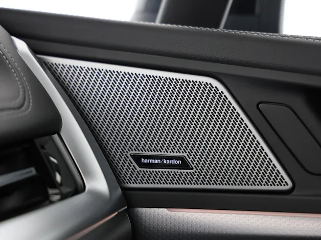 BMW 230e xDrive paddles Active Tourer