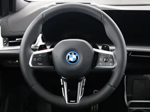 BMW 230e xDrive paddles Active Tourer