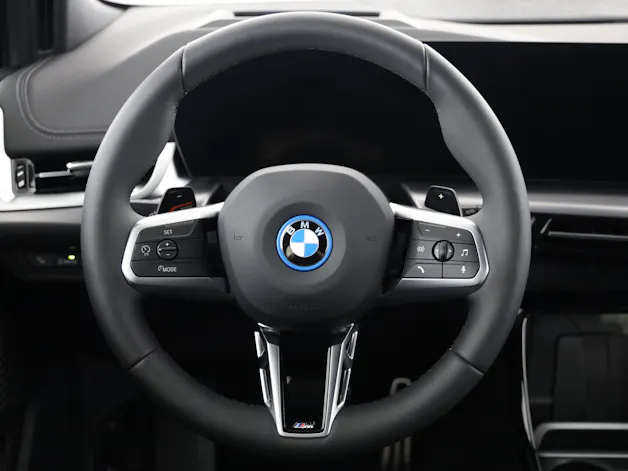 BMW 230e xDrive paddles Active Tourer