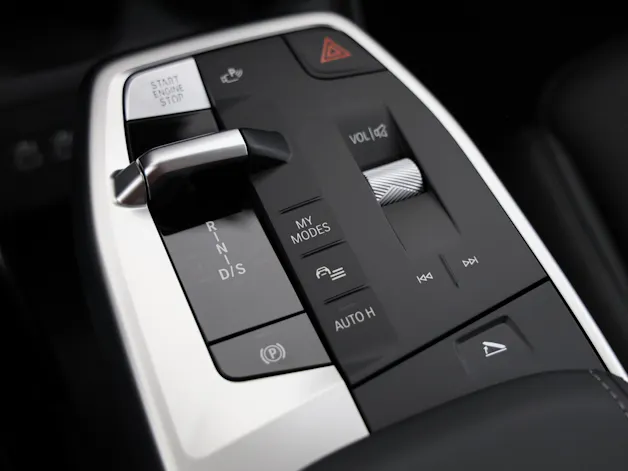 BMW 230e xDrive paddles Active Tourer