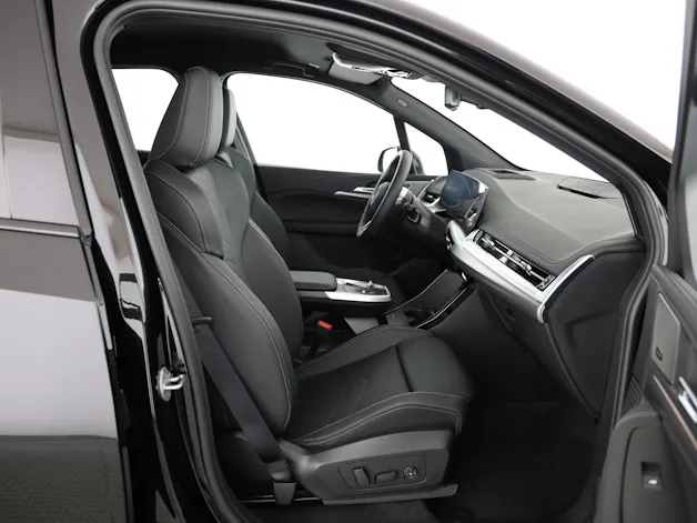 BMW 230e xDrive paddles Active Tourer