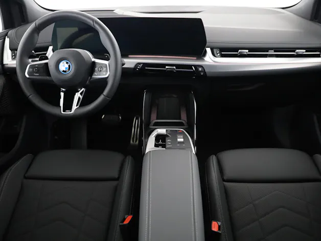 BMW 230e xDrive paddles Active Tourer