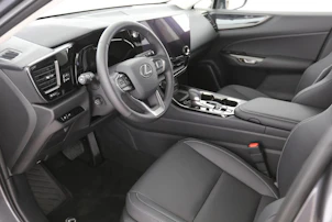 Fahrzeugbild LEXUS NX 450h+ Comfort