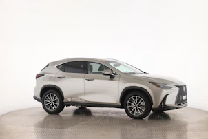 Fahrzeugbild LEXUS NX 450h+ Comfort