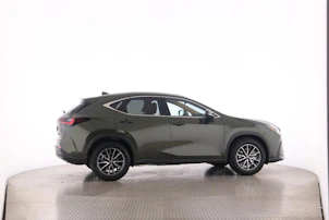 immagine del veicolo LEXUS NX 450h+ Comfort