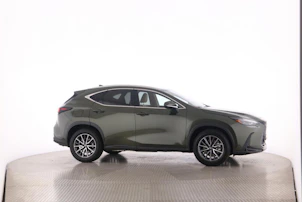 immagine del veicolo LEXUS NX 450h+ Comfort