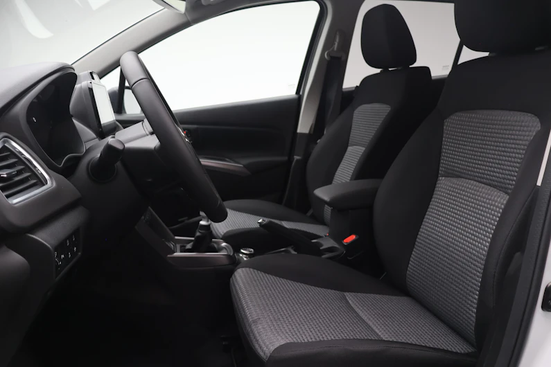 Fahrzeugbild SUZUKI S-CROSS