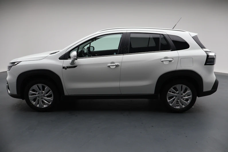 Fahrzeugbild SUZUKI S-CROSS