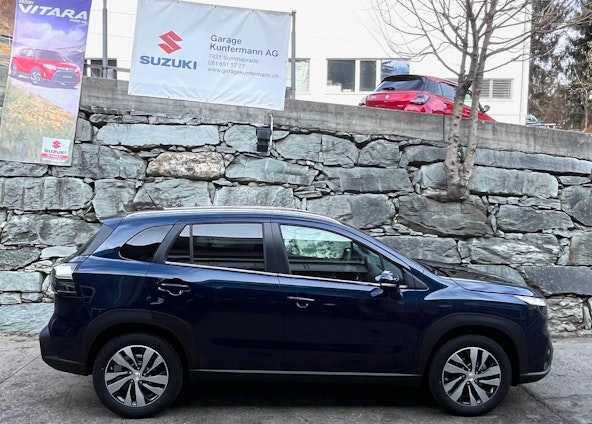 Vehicle image 4 Vehicle image 4