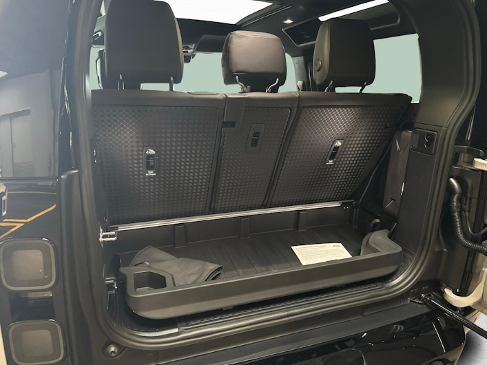 Vehicle image LAND ROVER DEFENDER